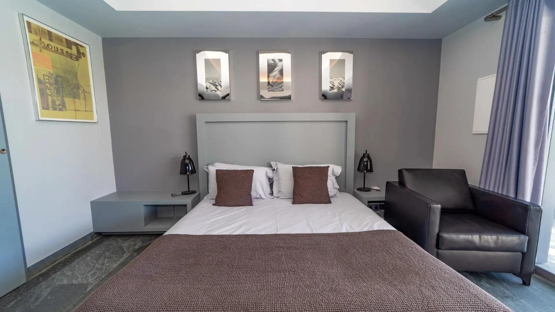 Splendid Villa With a View of Sparkling Ocean Quartier de Lorient