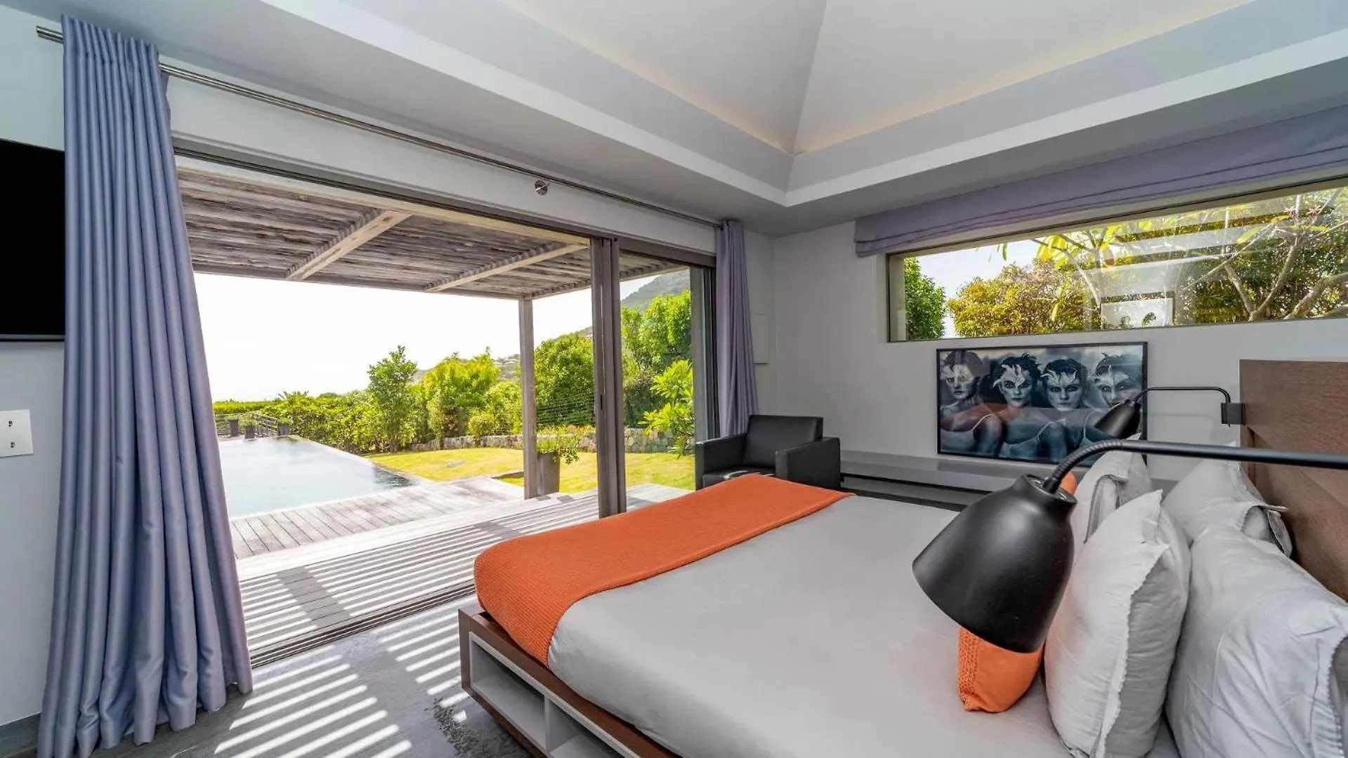 Splendid Villa With a View of Sparkling Ocean Quartier de Lorient