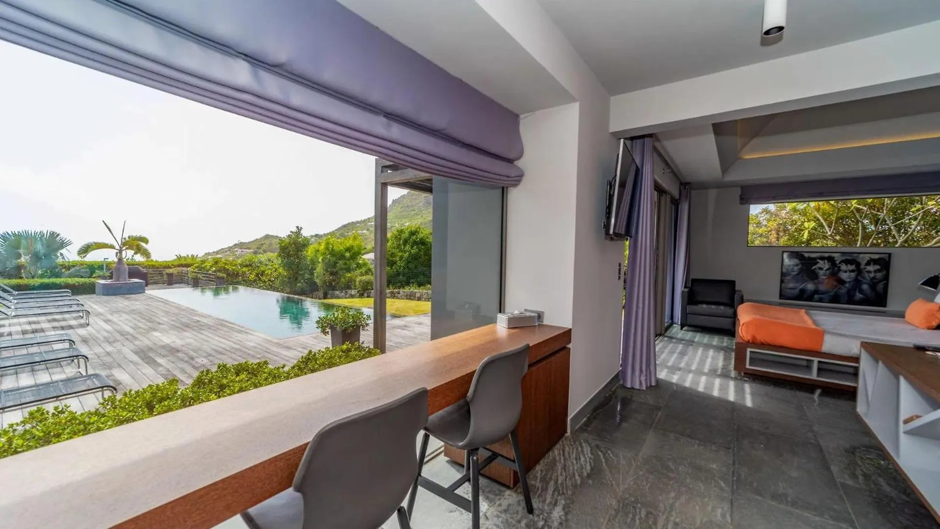 Splendid Villa With a View of Sparkling Ocean Quartier de Lorient