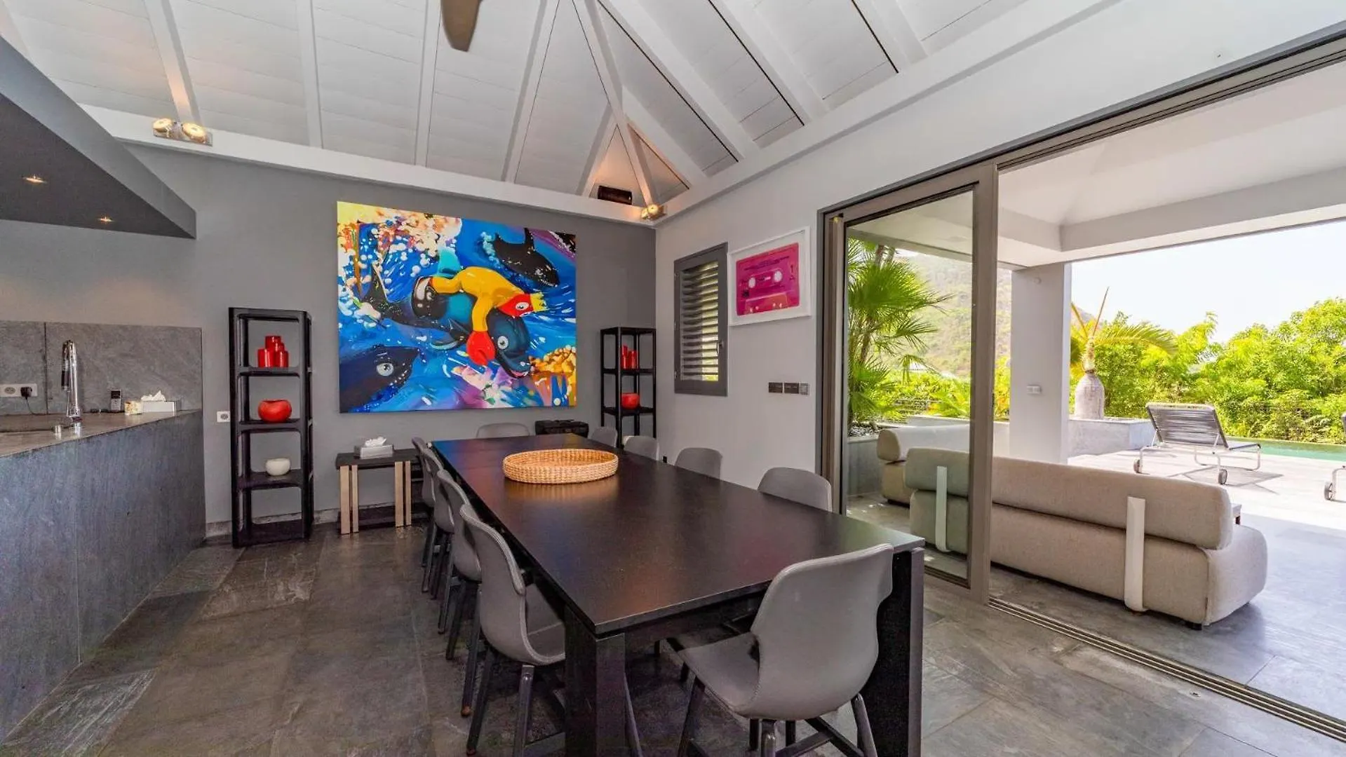 Splendid Villa With a View of Sparkling Ocean Quartier de Lorient